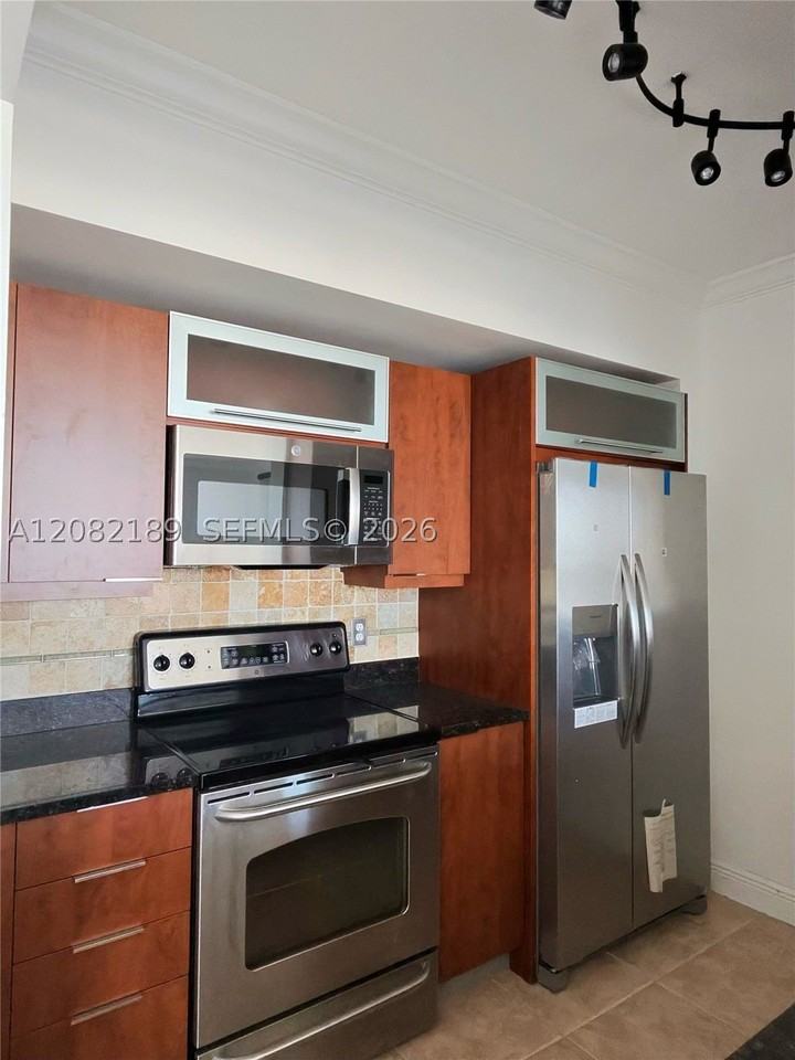 7350 Sw 89th St #1102S - Photo 4 of 12