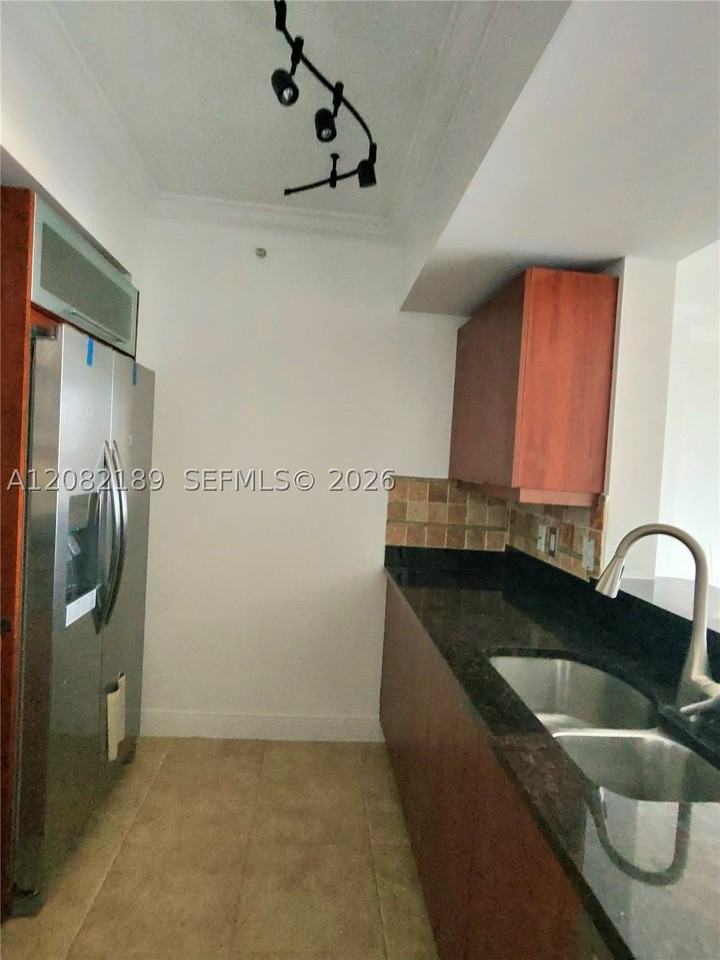 7350 Sw 89th St #1102S - Photo 5 of 12