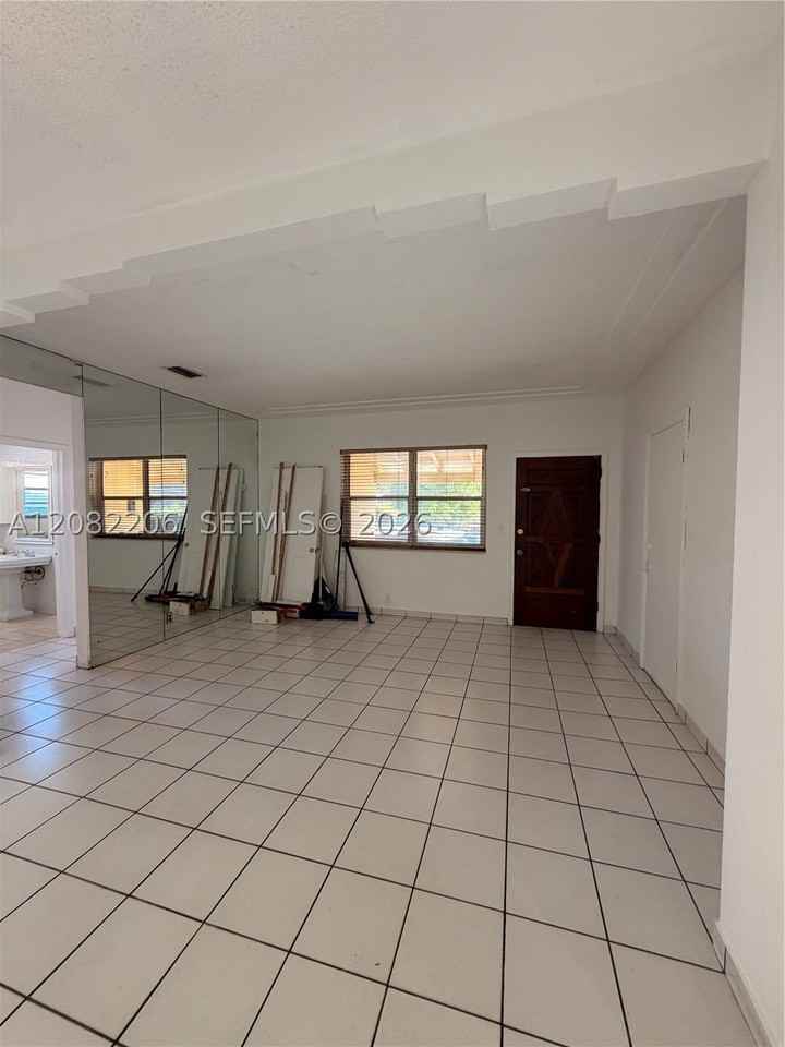 2395 Sw 2nd St #2395 - Photo 5 of 9
