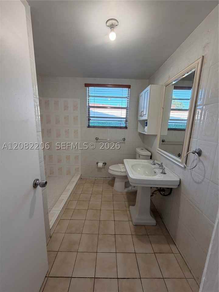 2395 Sw 2nd St #2395 - Photo 6 of 9