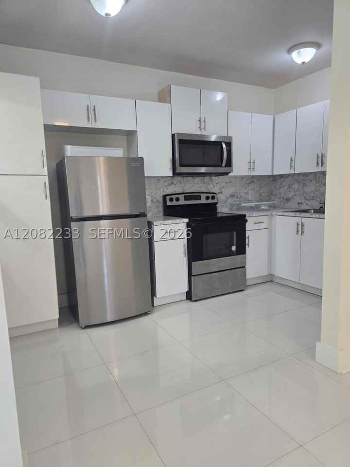 1945 Ne 171st St #1 - Photo 3 of 8