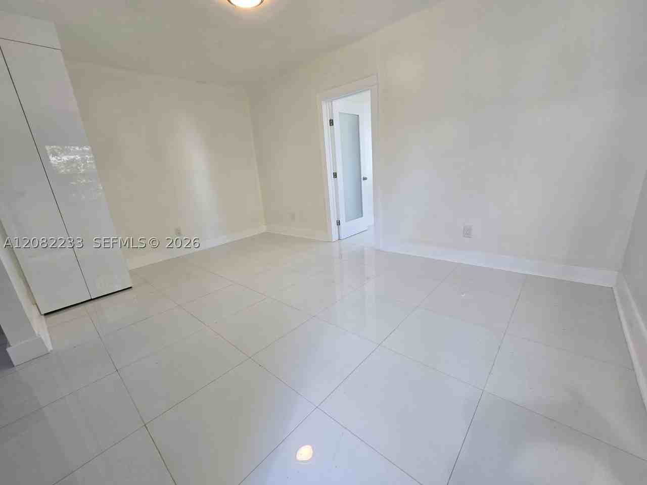 1945 Ne 171st St #1 - Photo 6 of 8