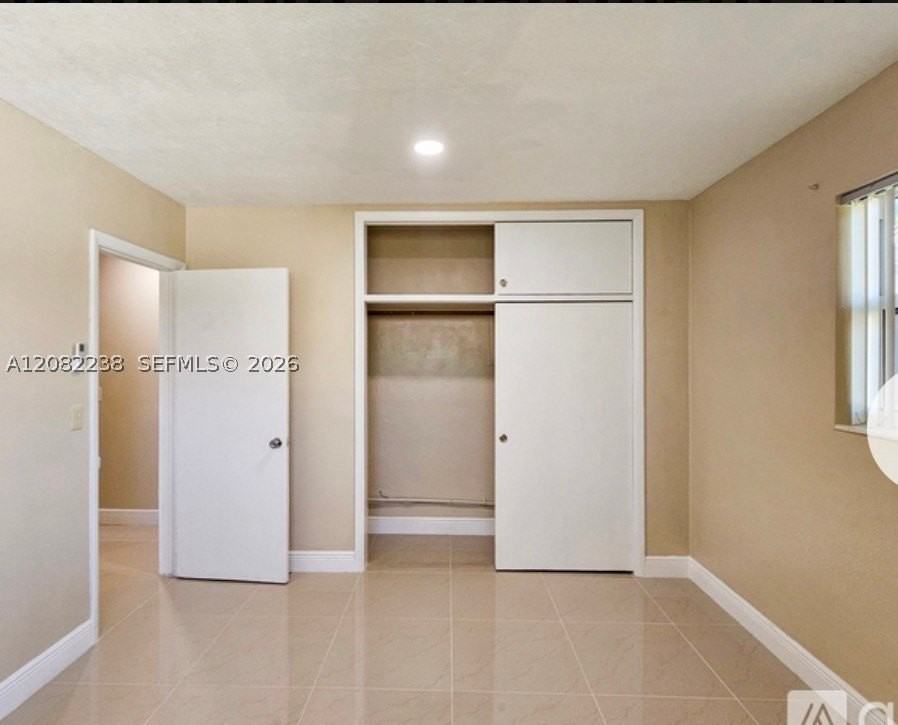 6800 Sw 9th St #B - Photo 4 of 10
