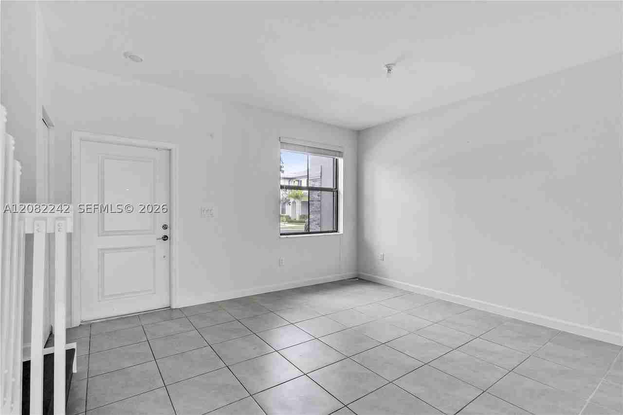 28641 Sw 132nd Ct - Photo 4 of 31
