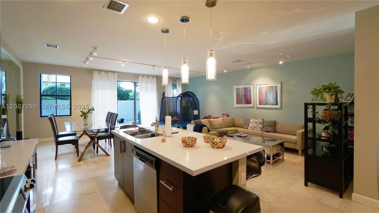 5815 Nw 104th Path - Photo 7 of 42