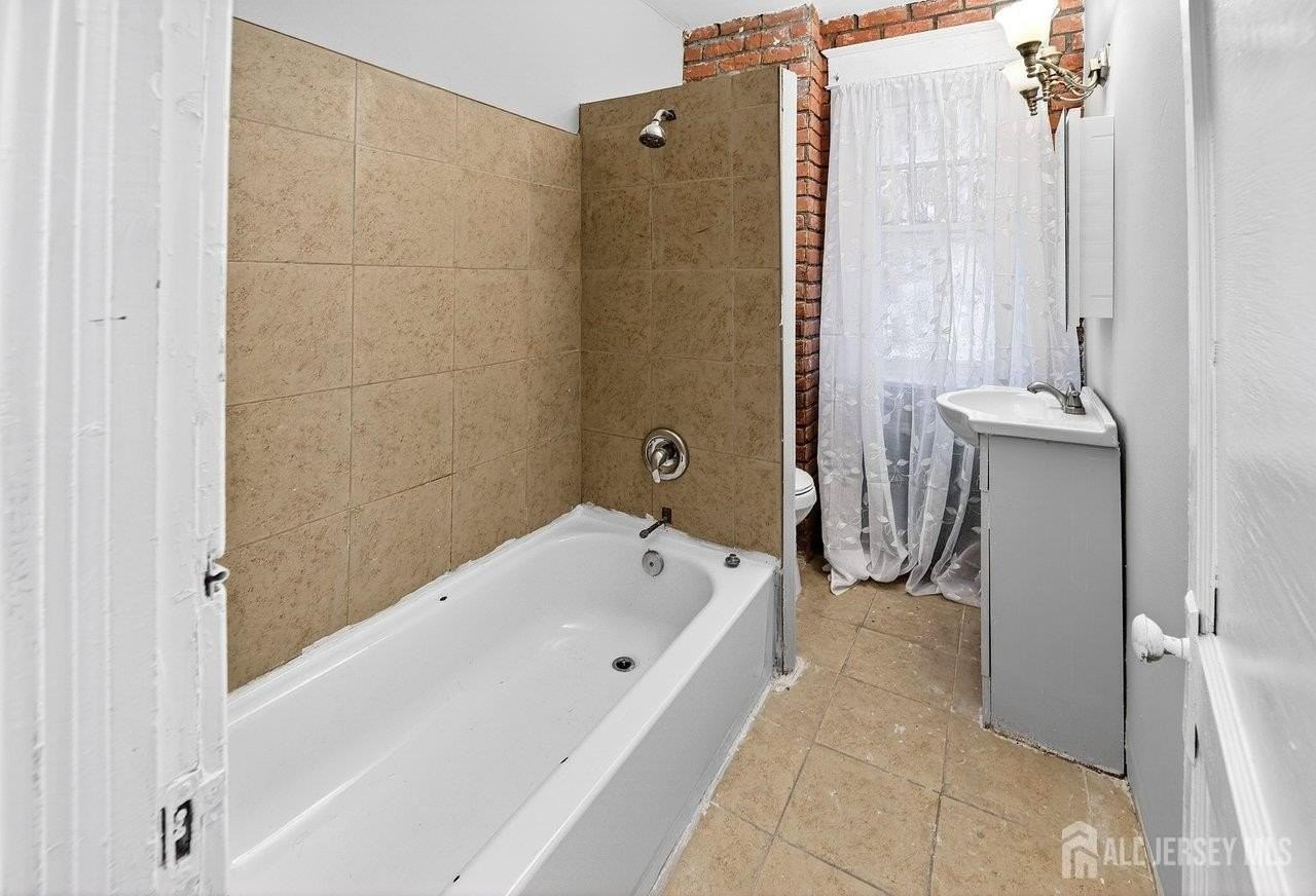 53 Sanhican Dr - Photo 6 of 12