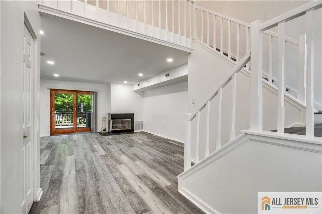 130 Winchester Way - Photo 3 of 44