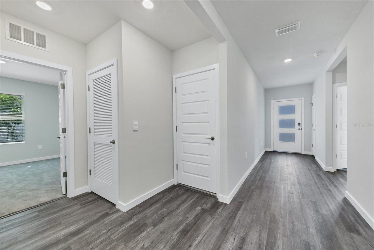 17218 Barnwood Pl - Photo 3 of 50