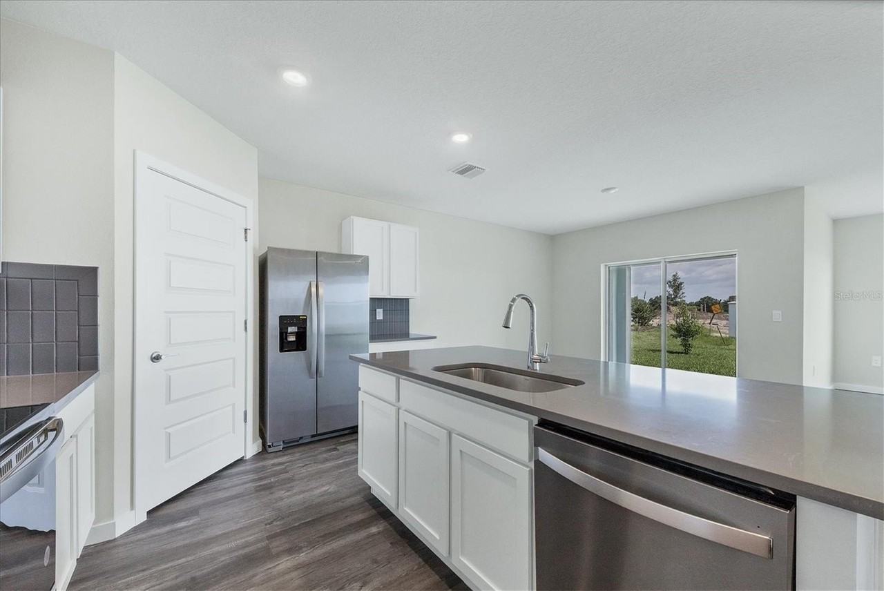 17218 Barnwood Pl - Photo 7 of 50