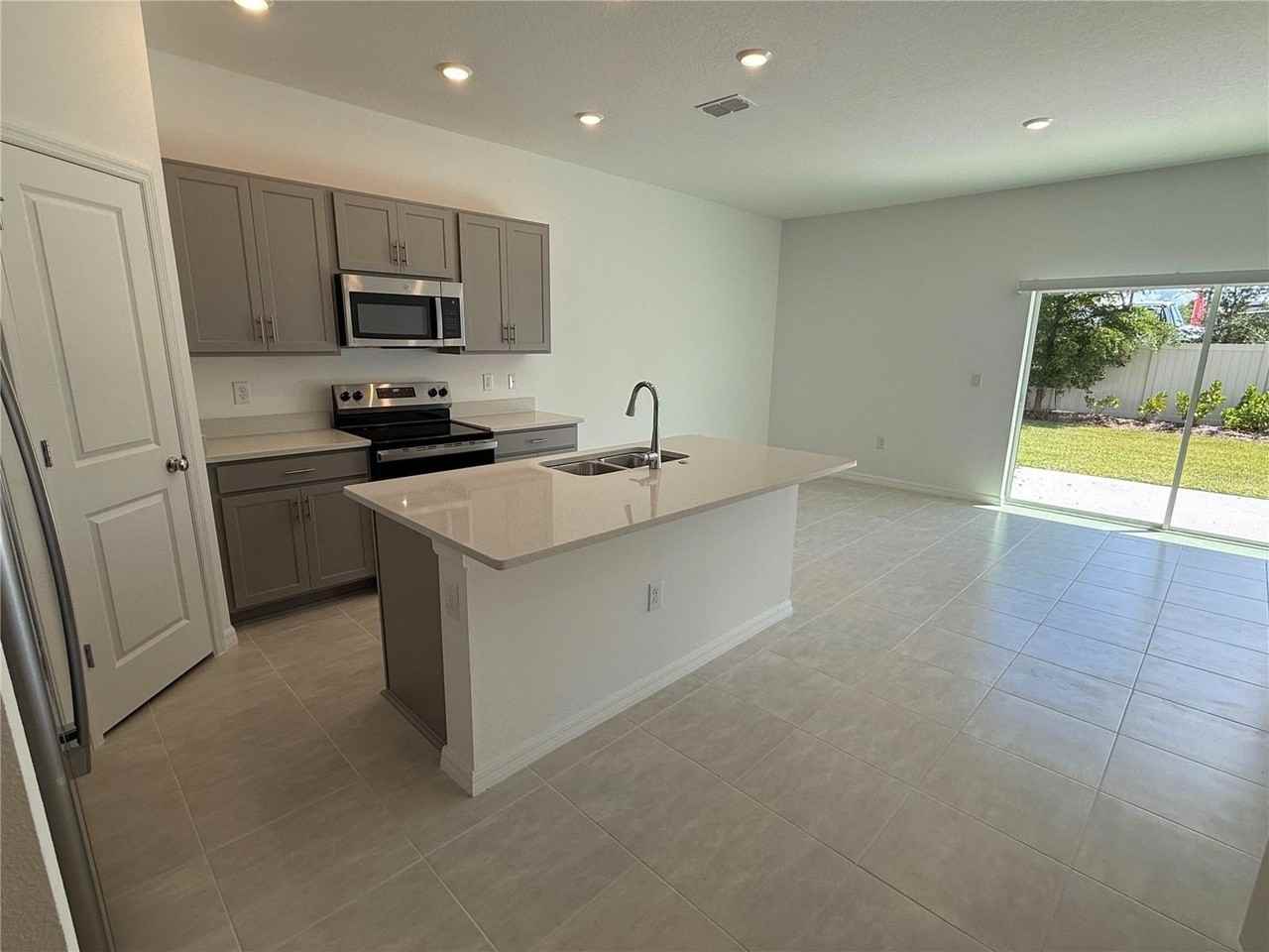 7154 Grand Forest Way - Photo 5 of 37
