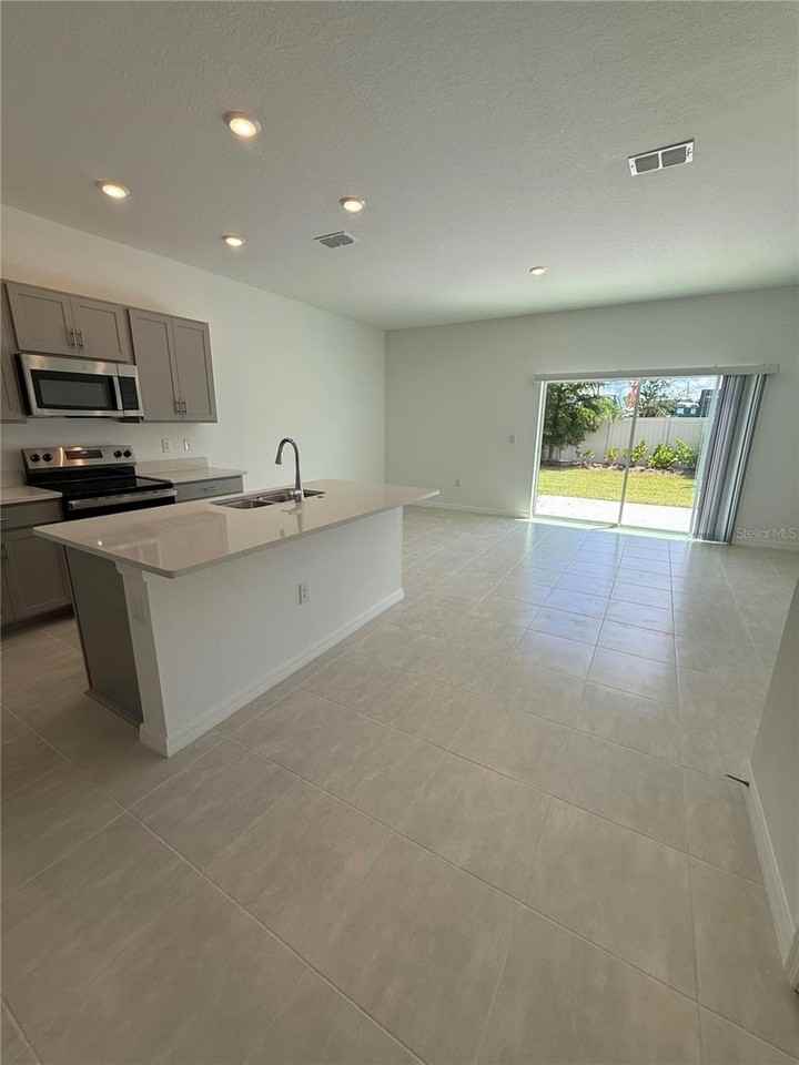 7154 Grand Forest Way - Photo 7 of 37