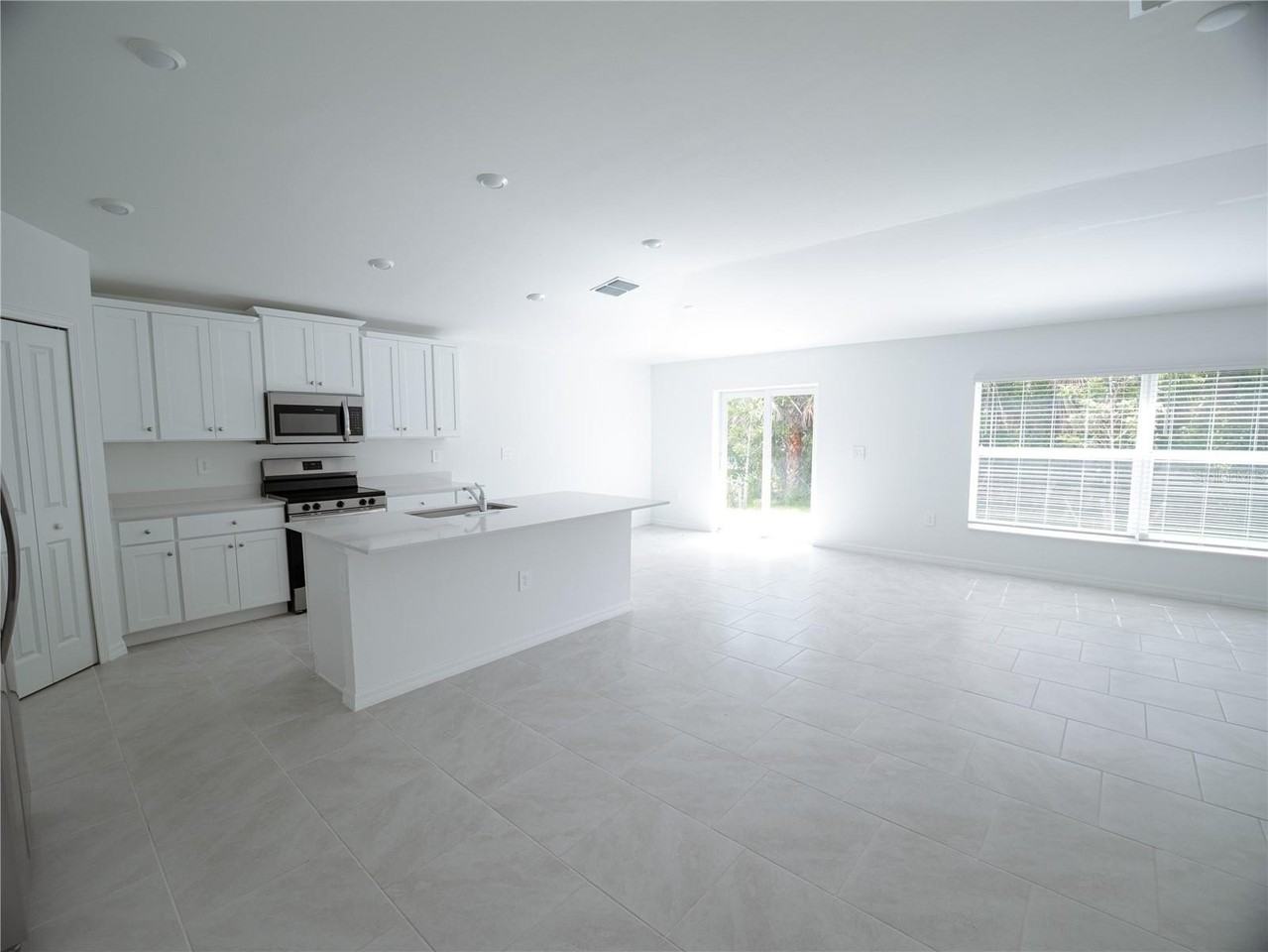 1124 Dorchester St - Photo 6 of 24