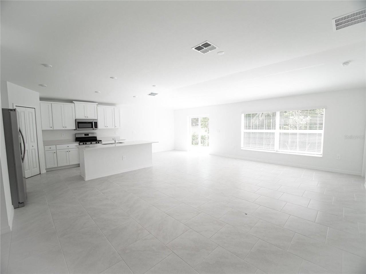1124 Dorchester St - Photo 7 of 24