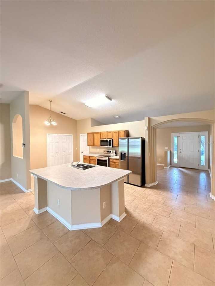 63 Richmond Dr - Photo 4 of 31