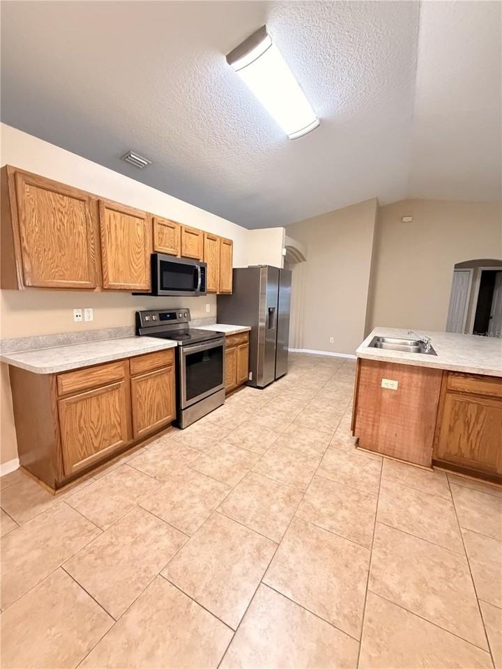 63 Richmond Dr - Photo 6 of 31