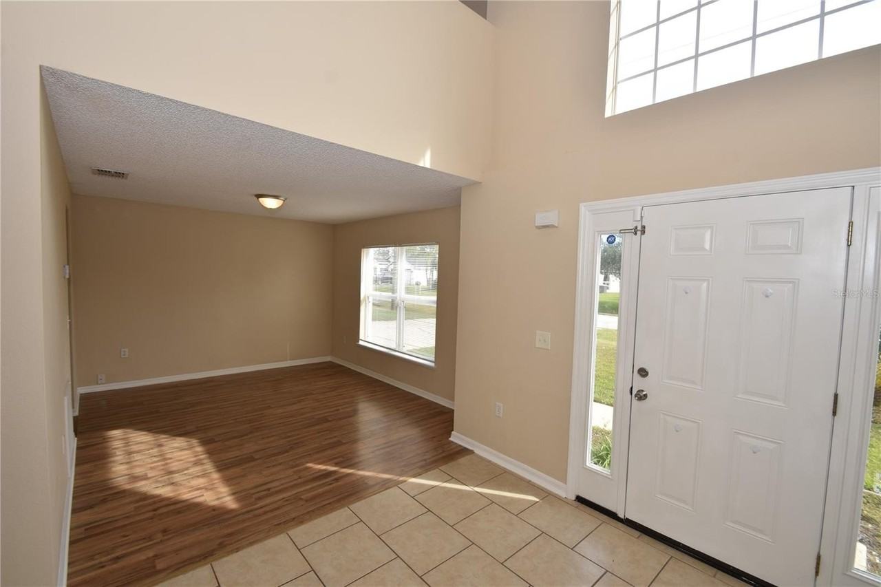 27 Riverdale Ln - Photo 3 of 33