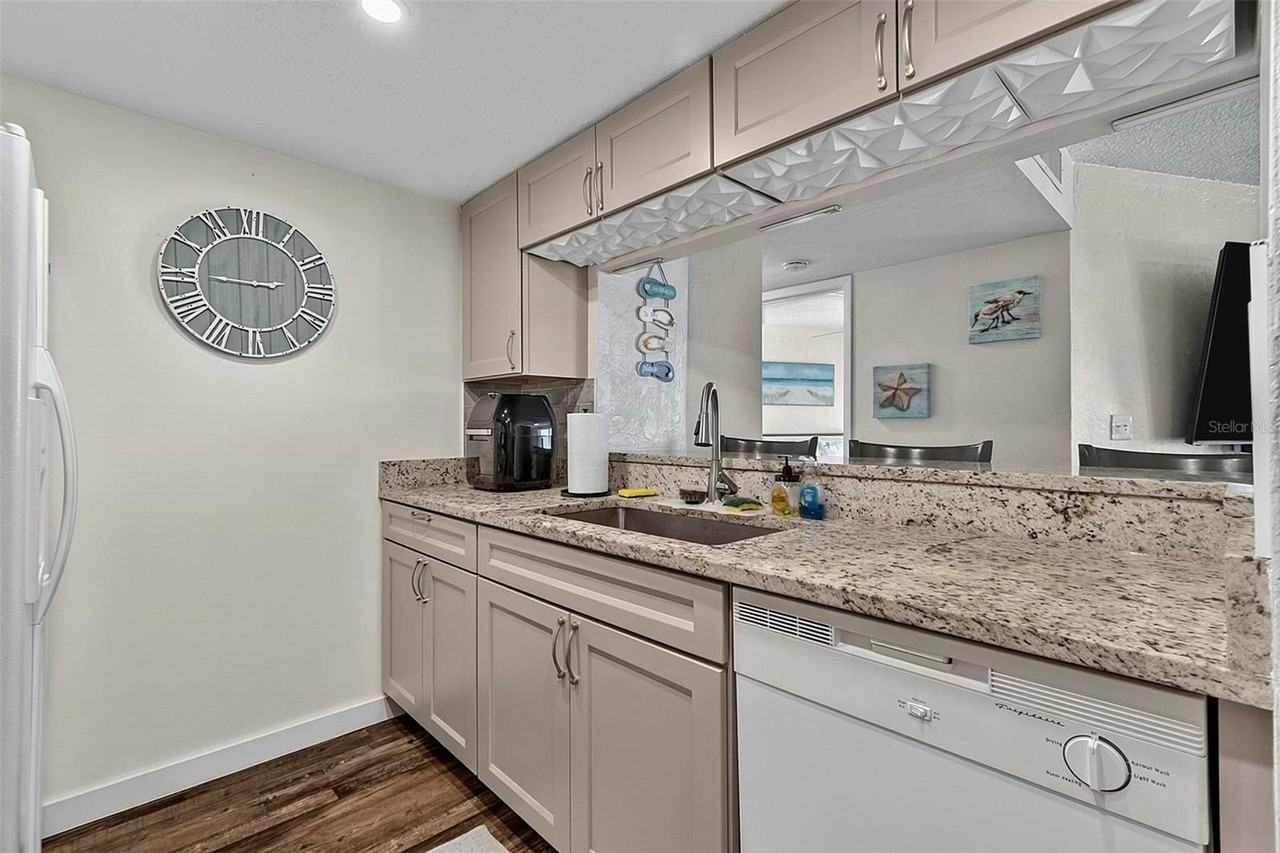 3600 S Ocean Shore Blvd - Photo 6 of 29