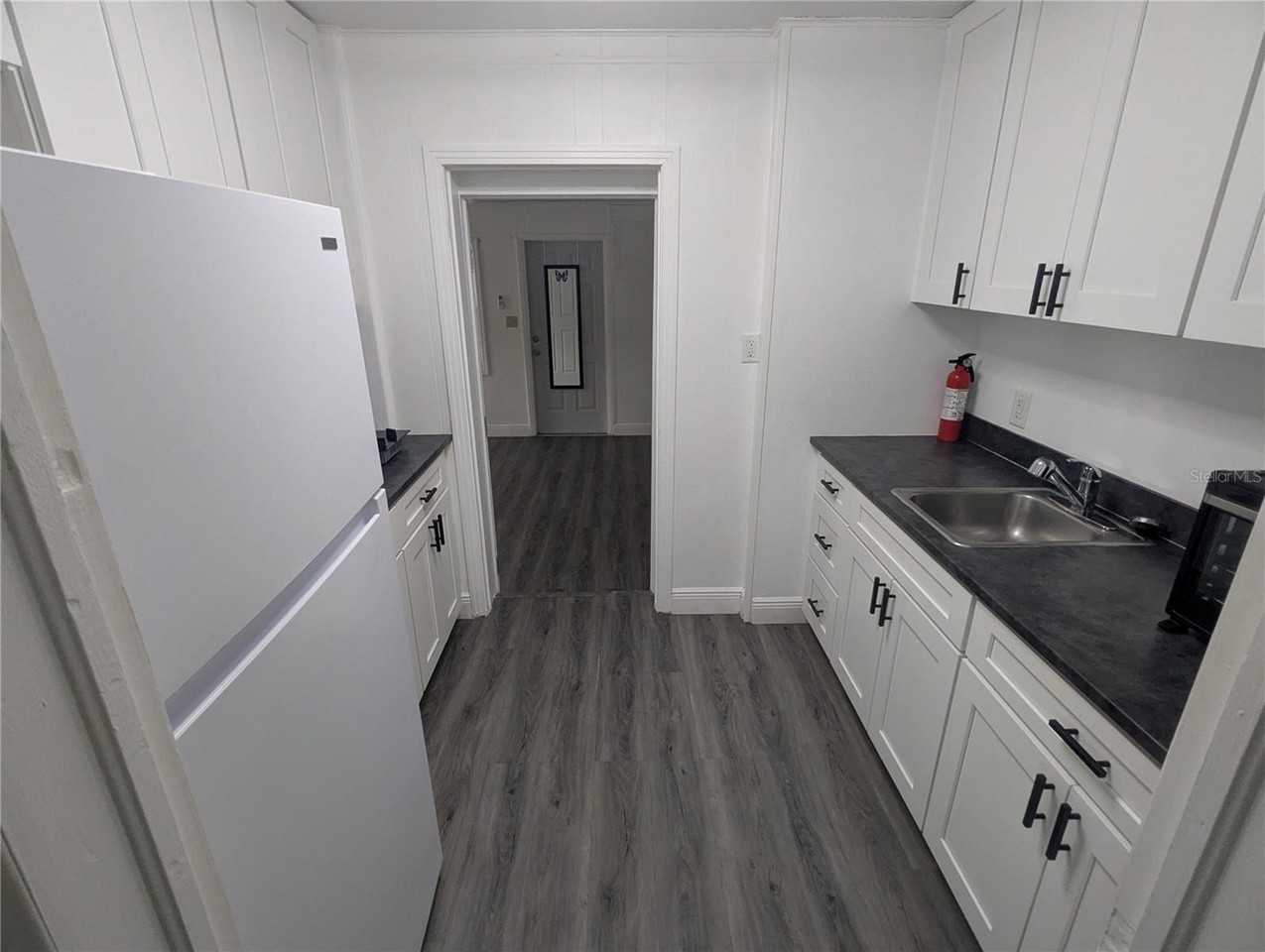 1513 Akron Dr - Photo 2 of 22