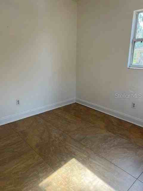 1227 Se 19th Ter - Photo 7 of 13