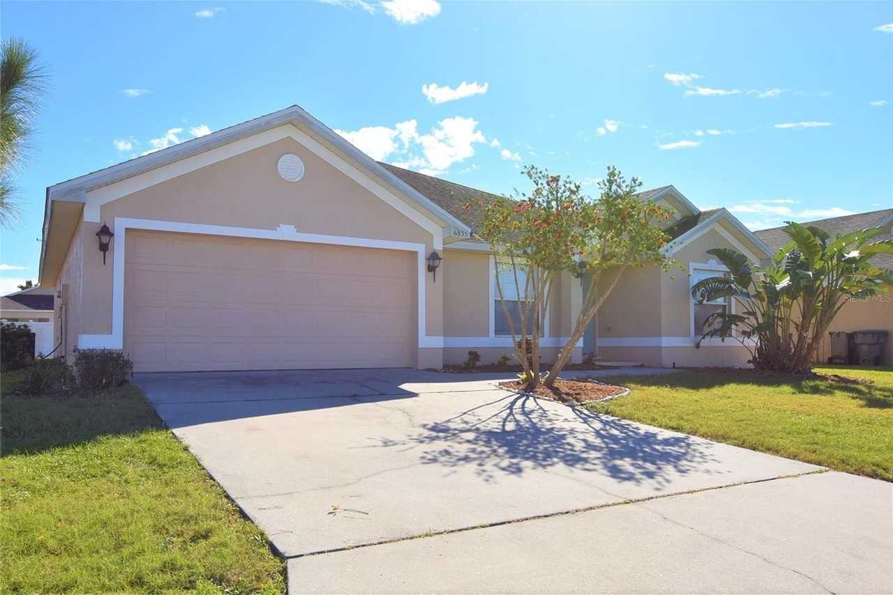 6835 Hunters Crossing Blvd - Photo 2 of 22