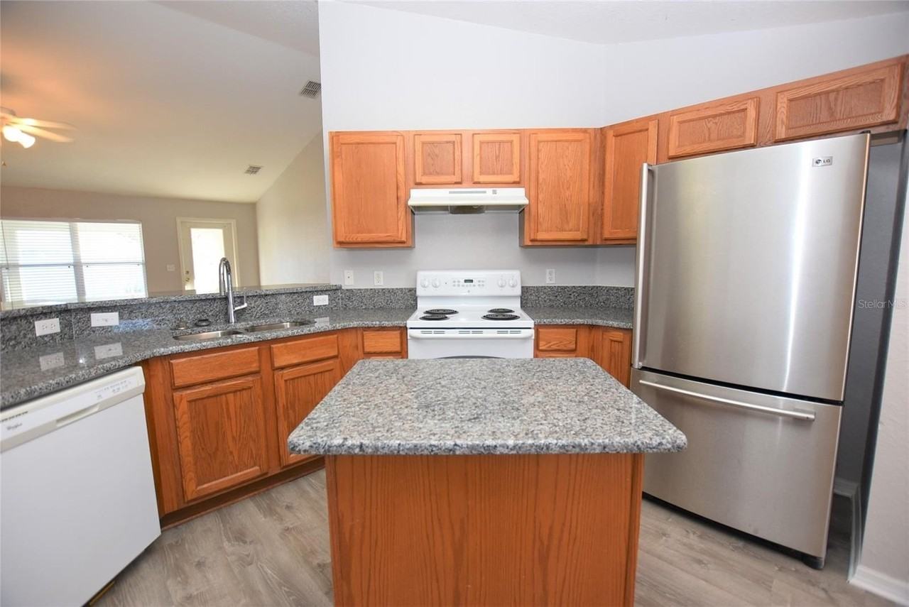 6835 Hunters Crossing Blvd - Photo 5 of 22