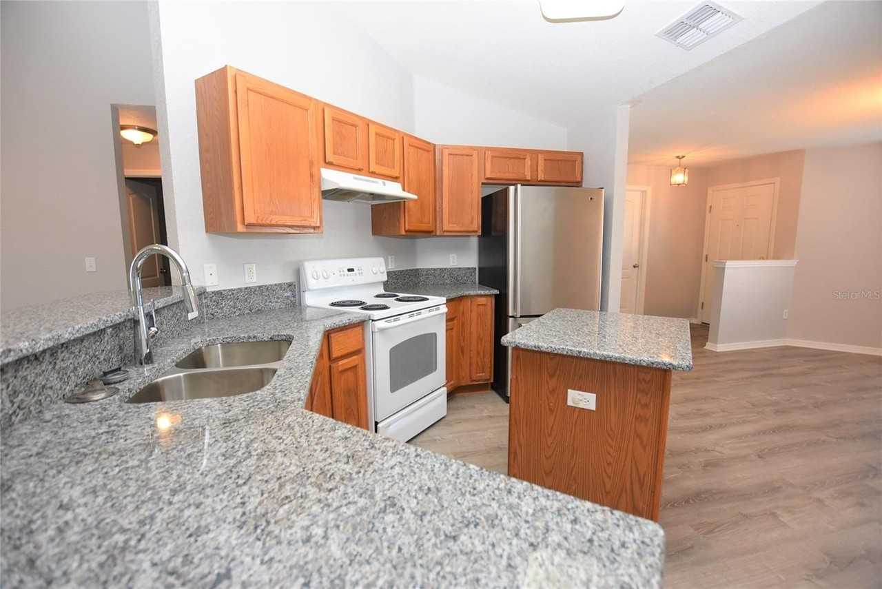 6835 Hunters Crossing Blvd - Photo 6 of 22