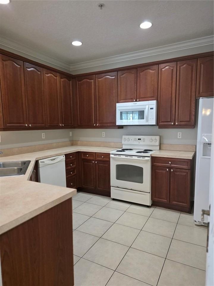 11565 Mizzon Dr #308 - Photo 6 of 30