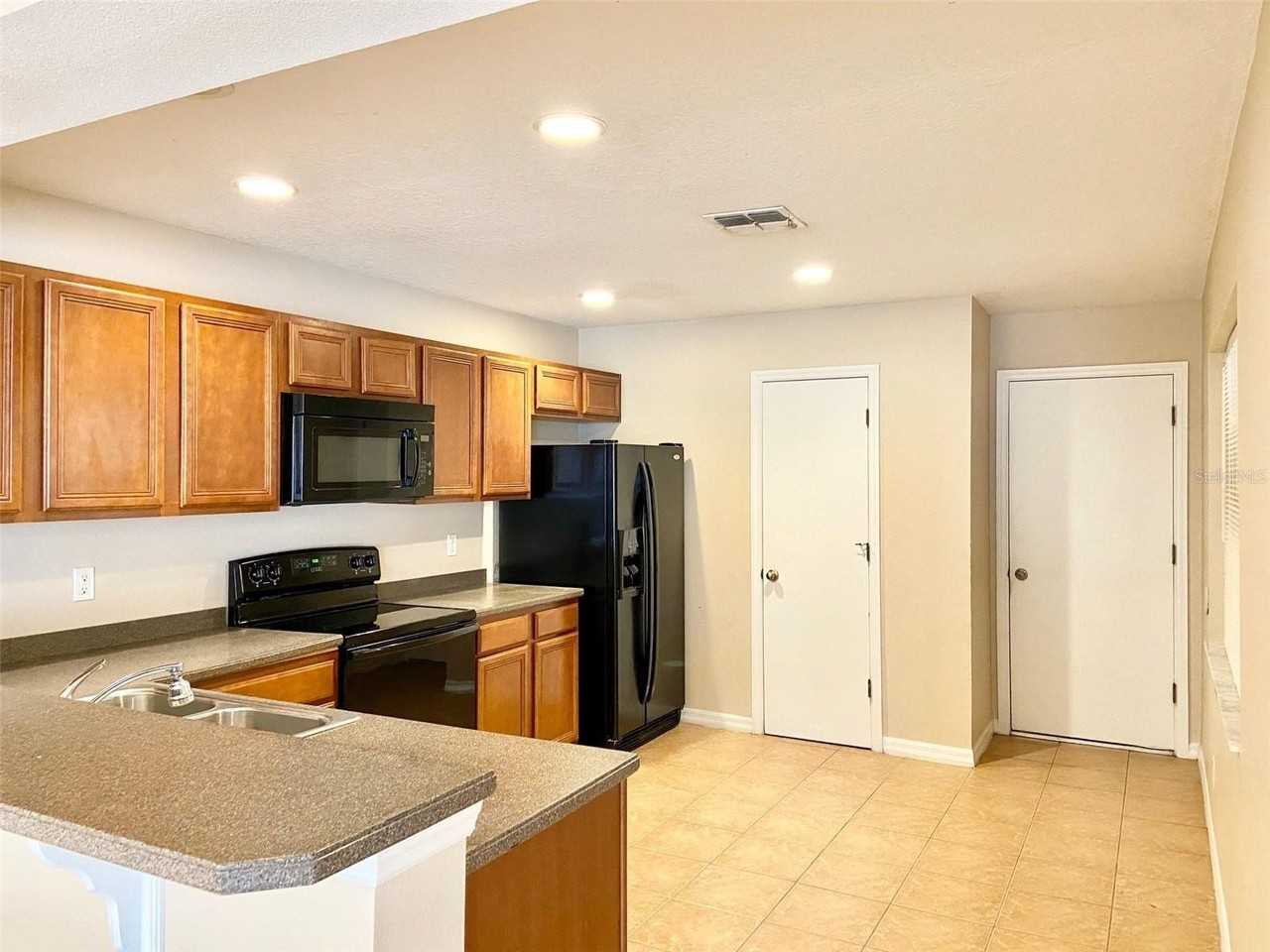 2539 Aventurine St - Photo 7 of 24