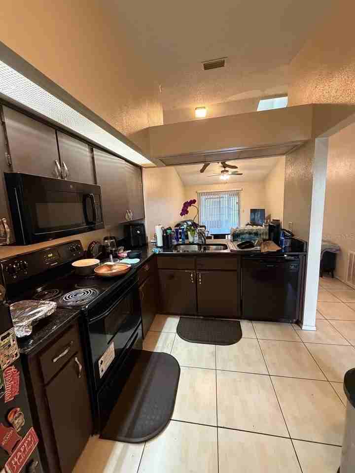 2803 Waxy Willow Ln - Photo 4 of 23