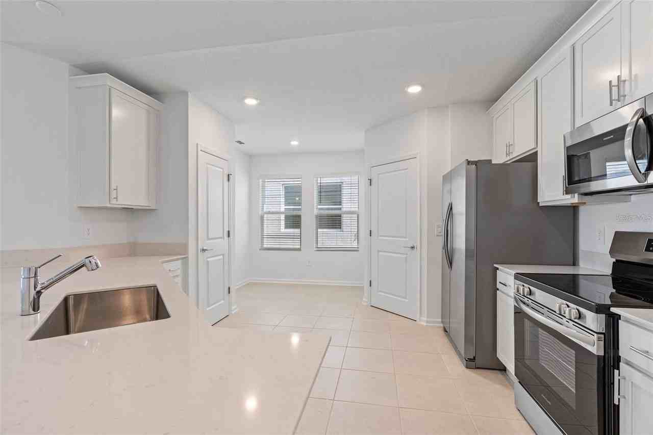 3028 Namaste Dr - Photo 6 of 35