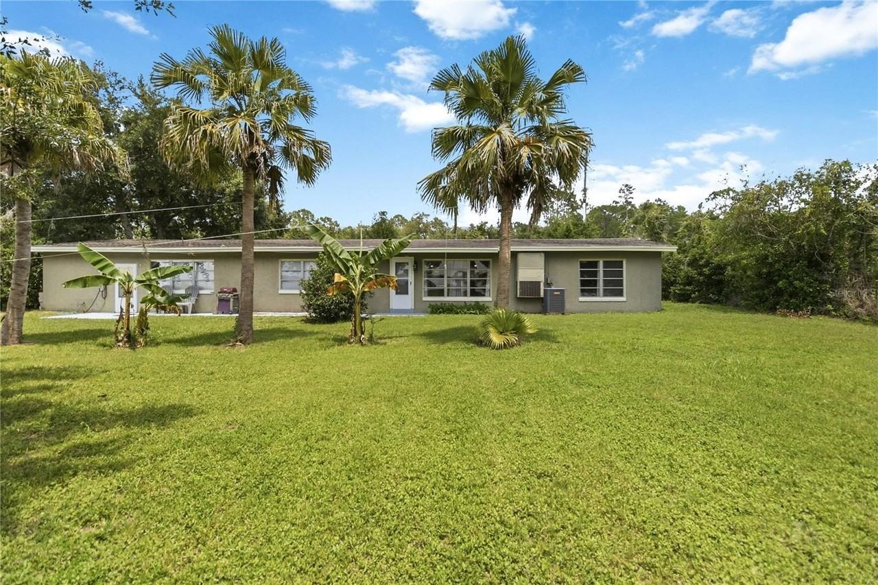 7612 Ficquette Rd - Photo 4 of 38