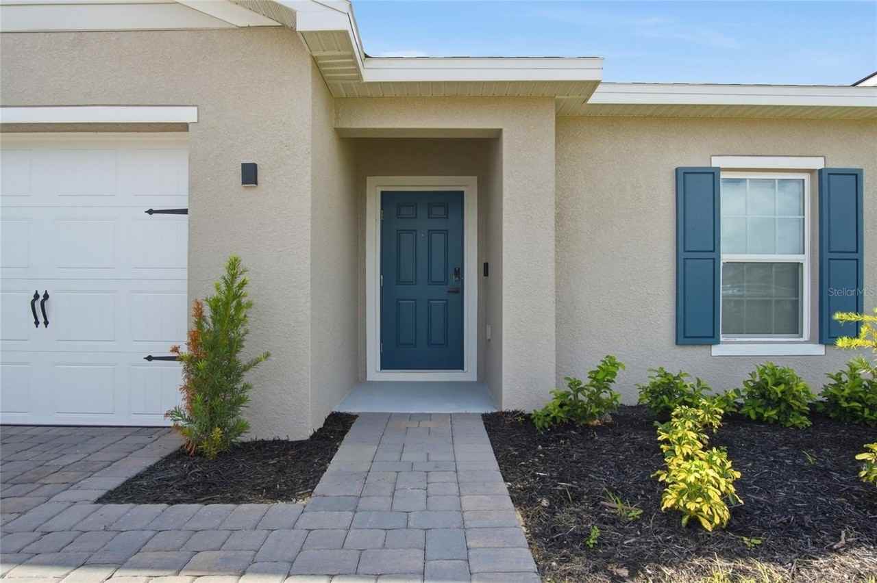 724 Cantaberry Dr - Photo 2 of 30