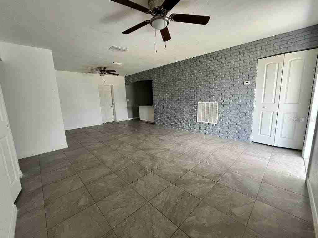 2302 E Dana Dr - Photo 4 of 11