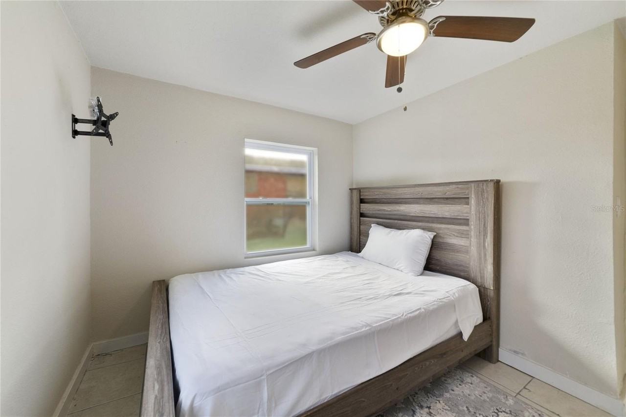 2441 Church St #B - Photo 4 of 13