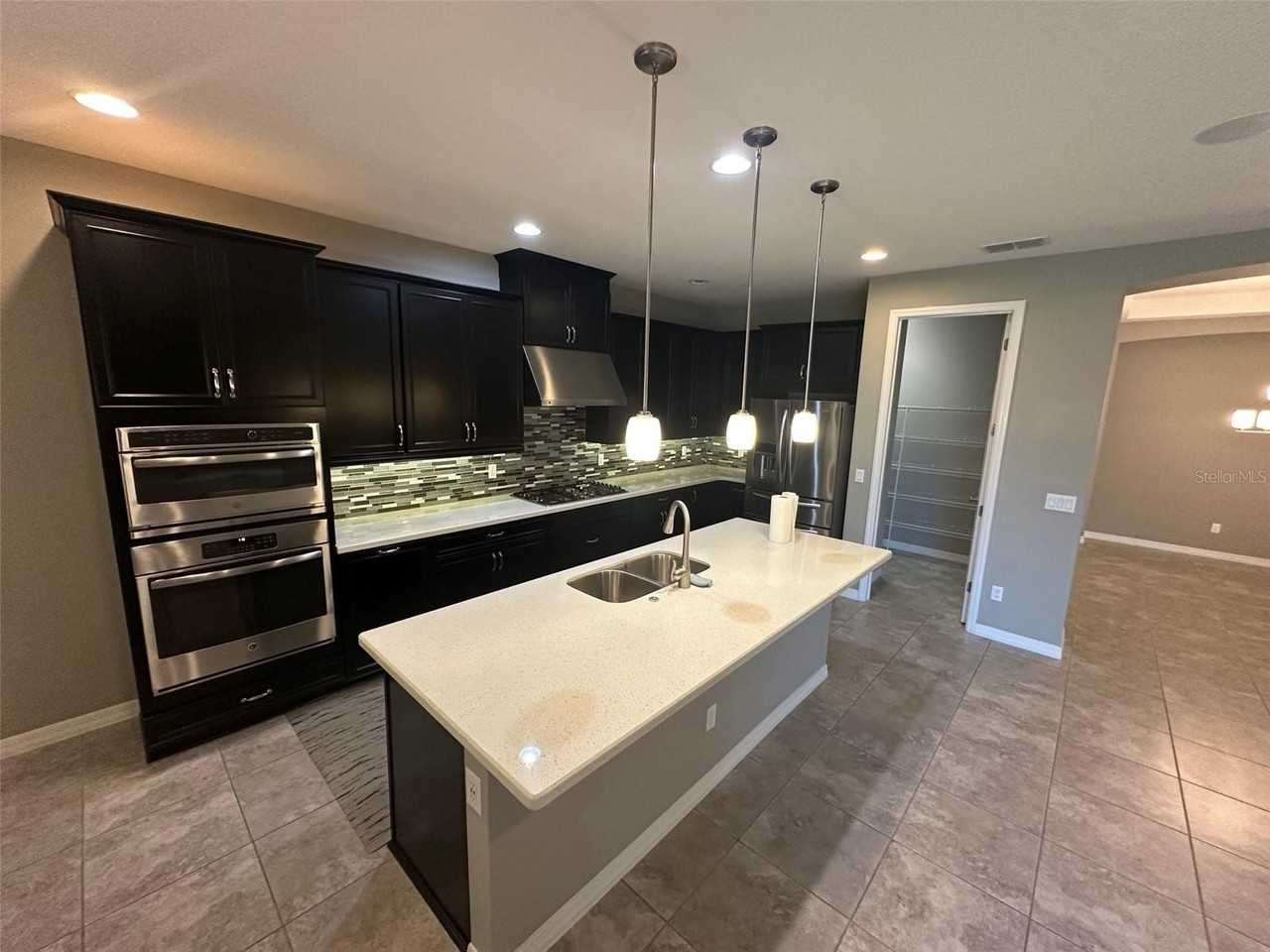 14212 Sunridge Blvd - Photo 3 of 26
