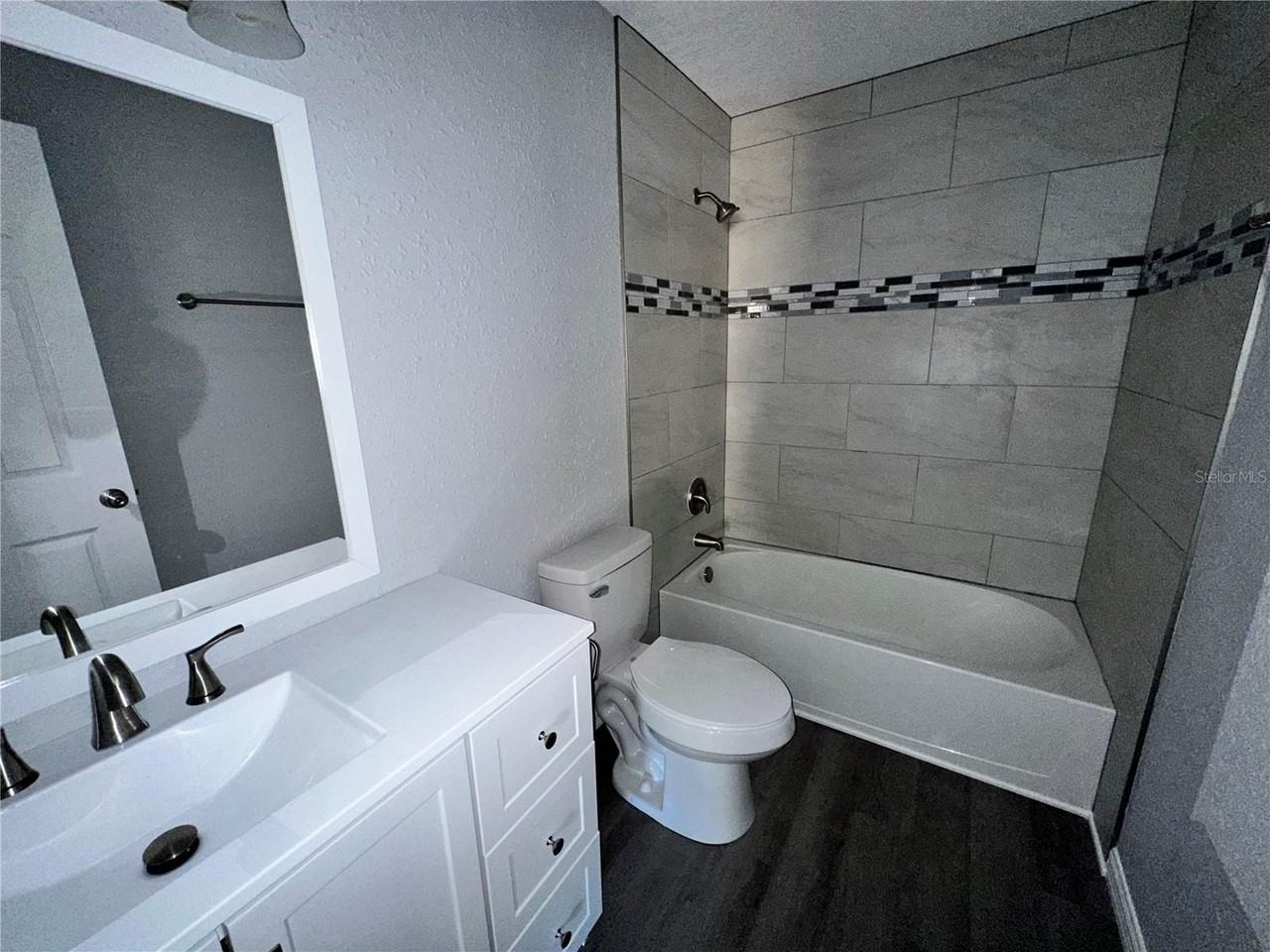 3761 Ne 40th Pl #D - Photo 6 of 6