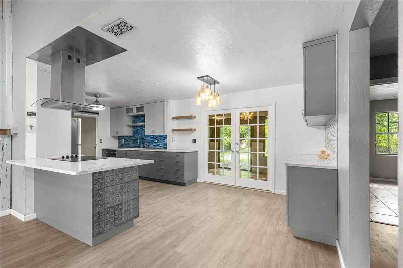 4951 Se 35th Ave - Photo 4 of 14