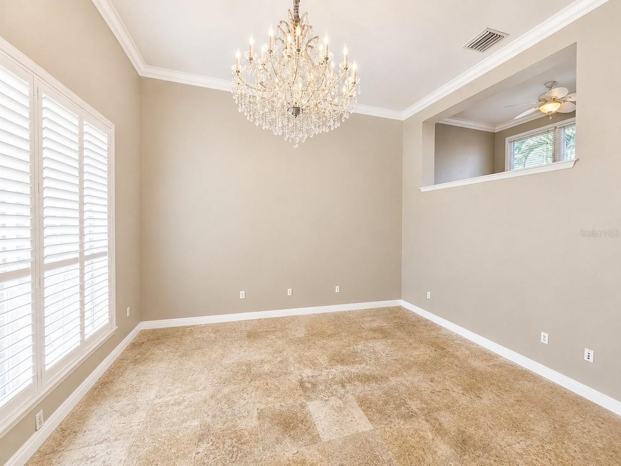 1257 Fruitville Rd #B2 - Photo 4 of 33