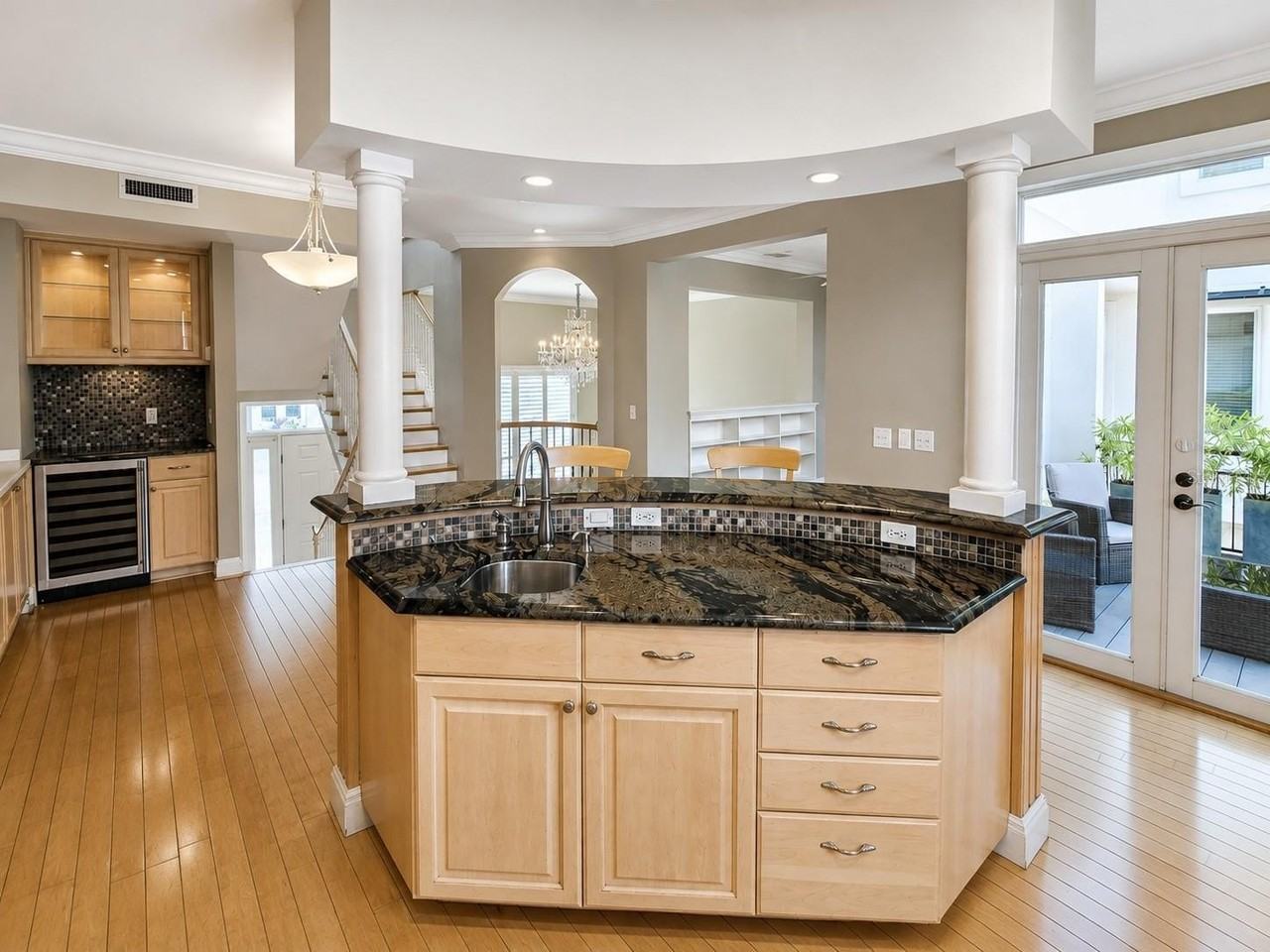1257 Fruitville Rd #B2 - Photo 6 of 33