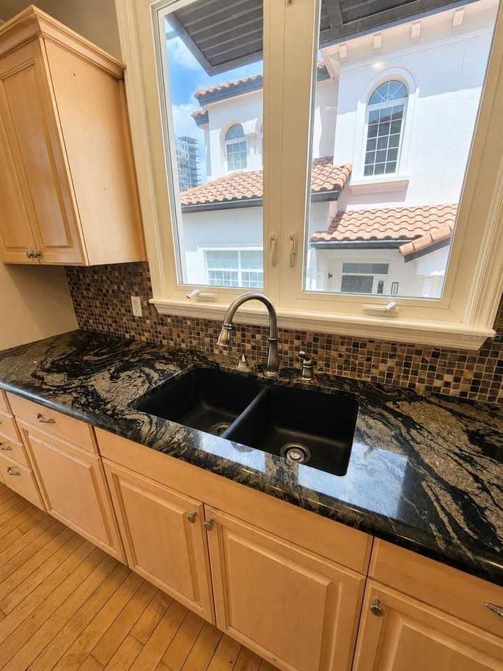 1257 Fruitville Rd #B2 - Photo 7 of 33