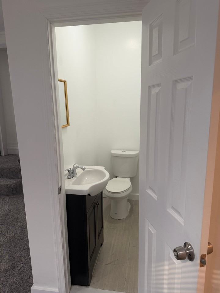 1249 Morse St Ne - Photo 5 of 21