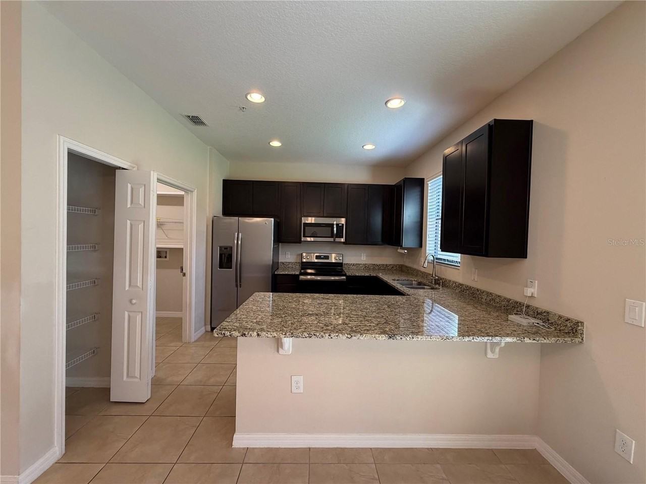 2432 Seven Oaks Dr - Photo 3 of 30