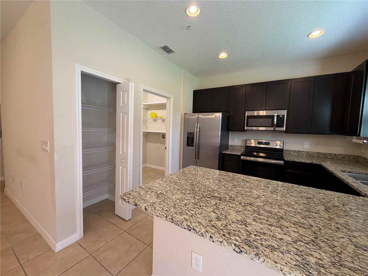 2432 Seven Oaks Dr - Photo 4 of 30