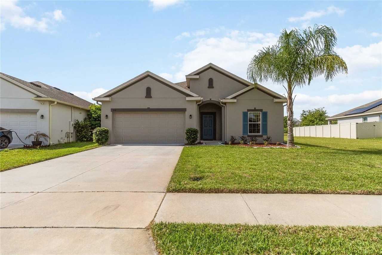 1651 Chatsworth Cir - Photo 2 of 37