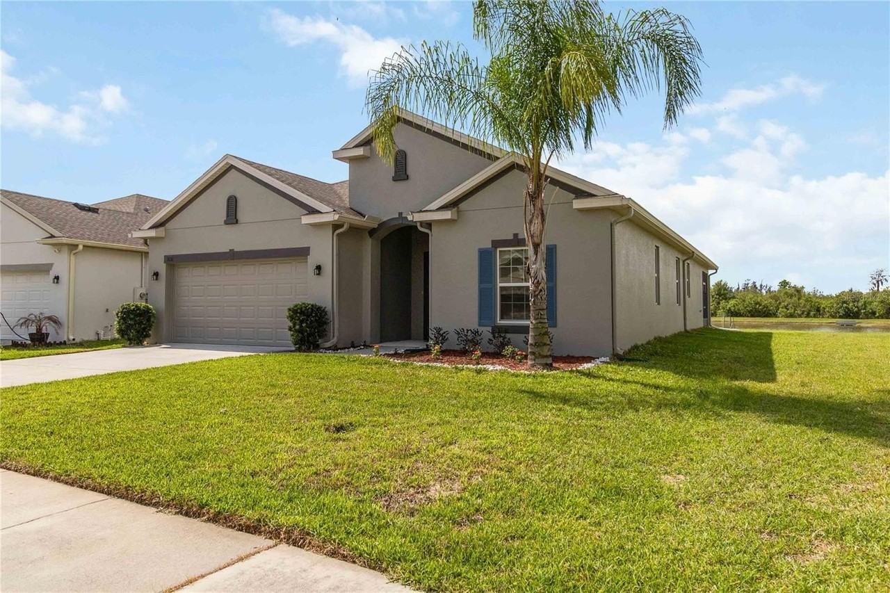1651 Chatsworth Cir - Photo 3 of 37