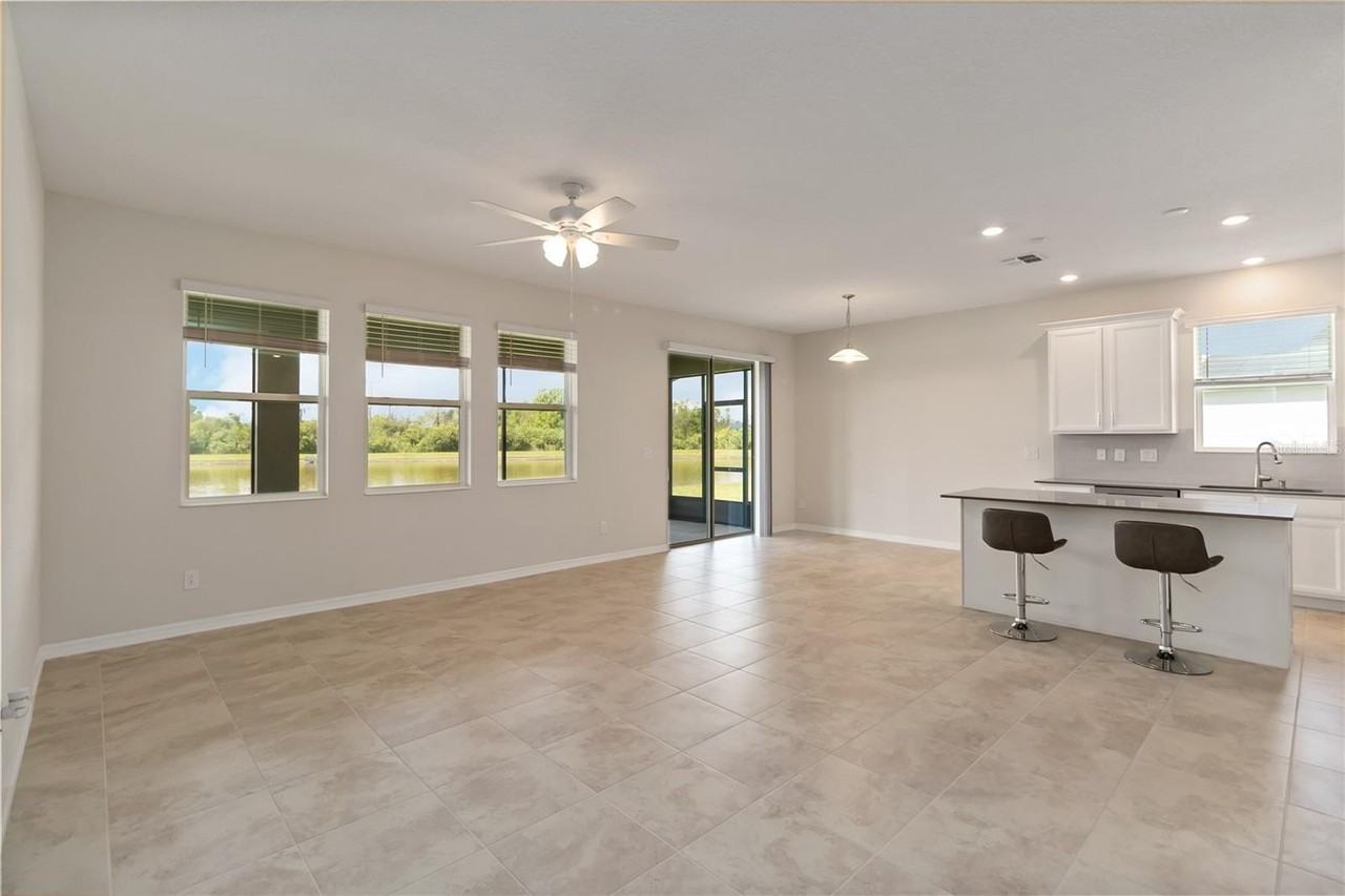 1651 Chatsworth Cir - Photo 6 of 37