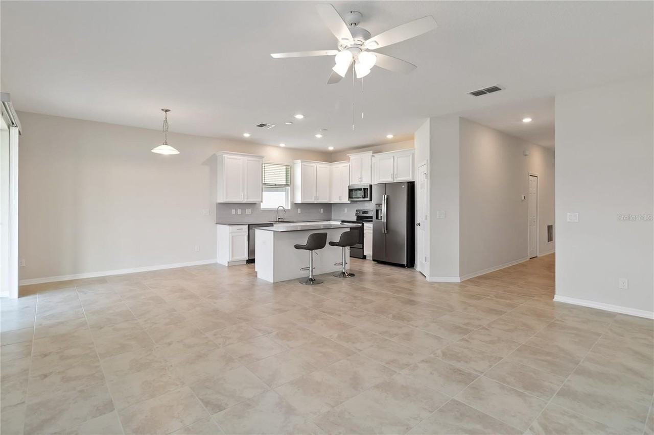 1651 Chatsworth Cir - Photo 7 of 37