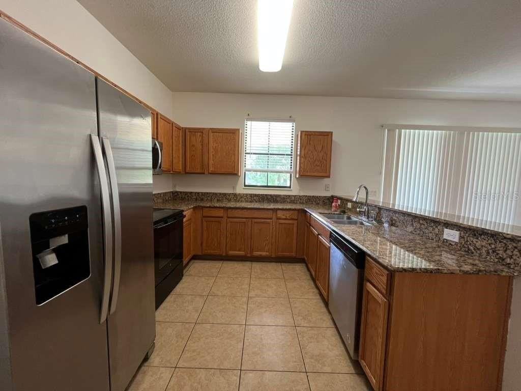 1712 Portofino Meadows Blvd - Photo 3 of 12