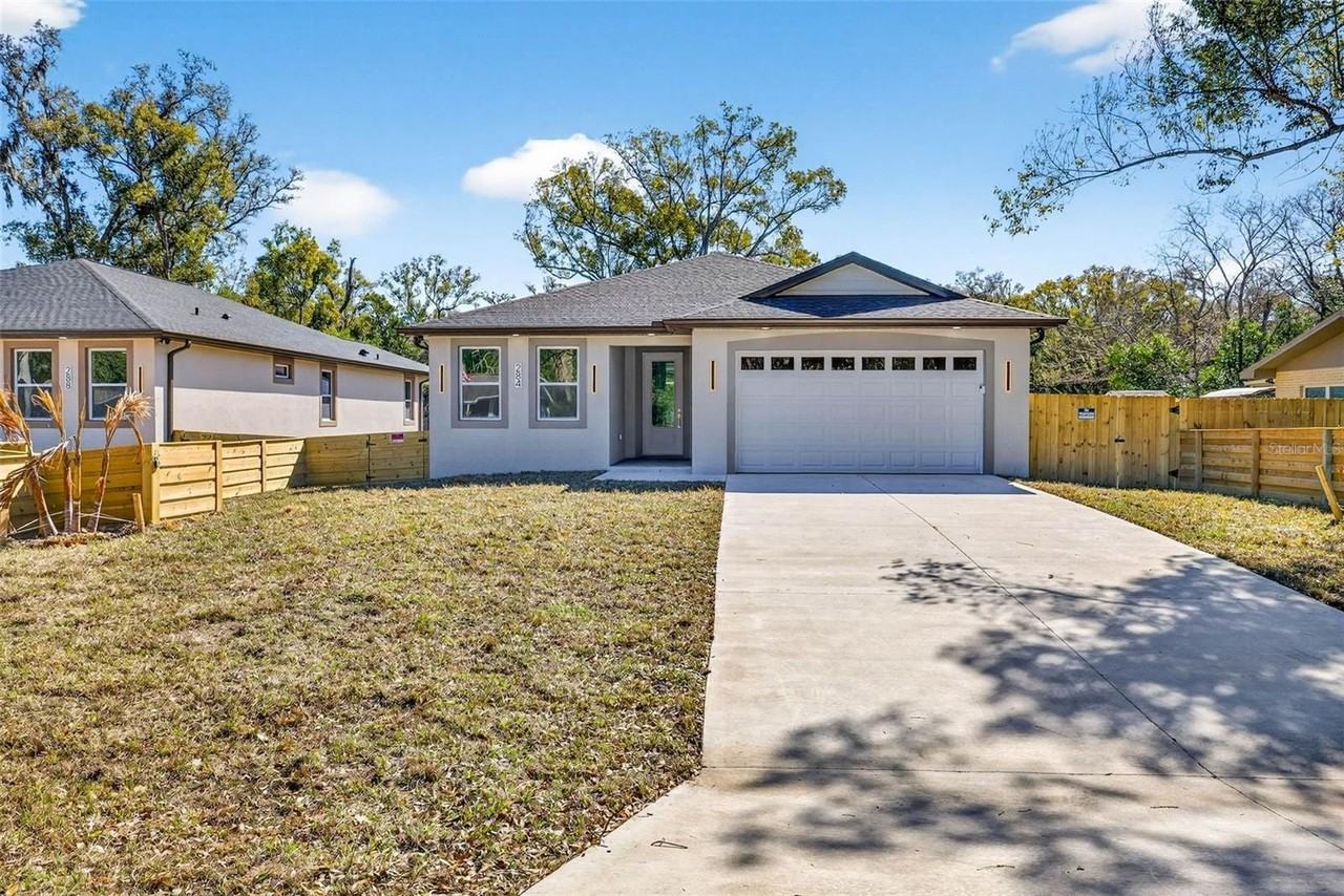 284 Roosevelt Ave - Photo 4 of 50