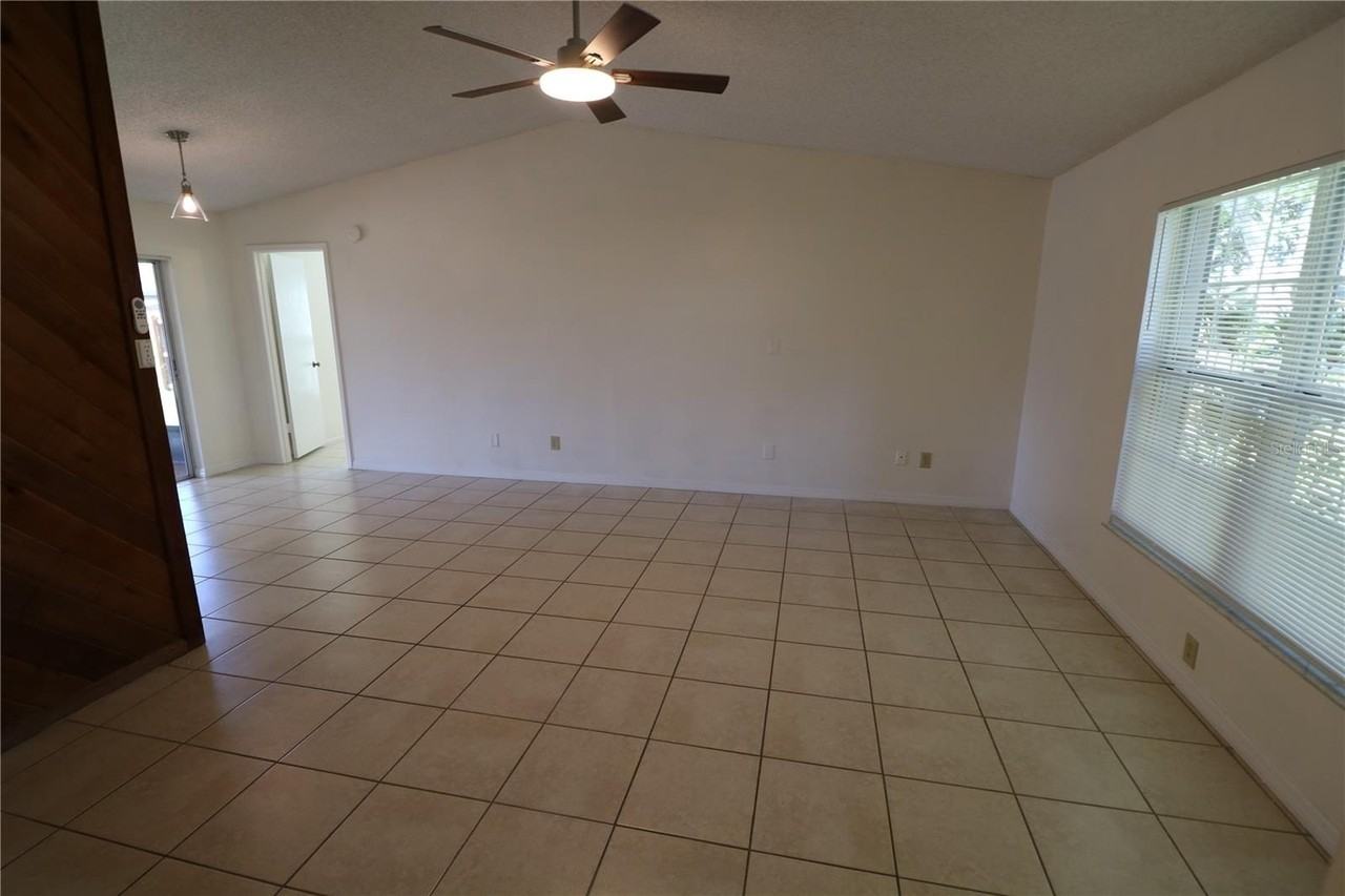 5017 Oakshire Dr - Photo 5 of 41